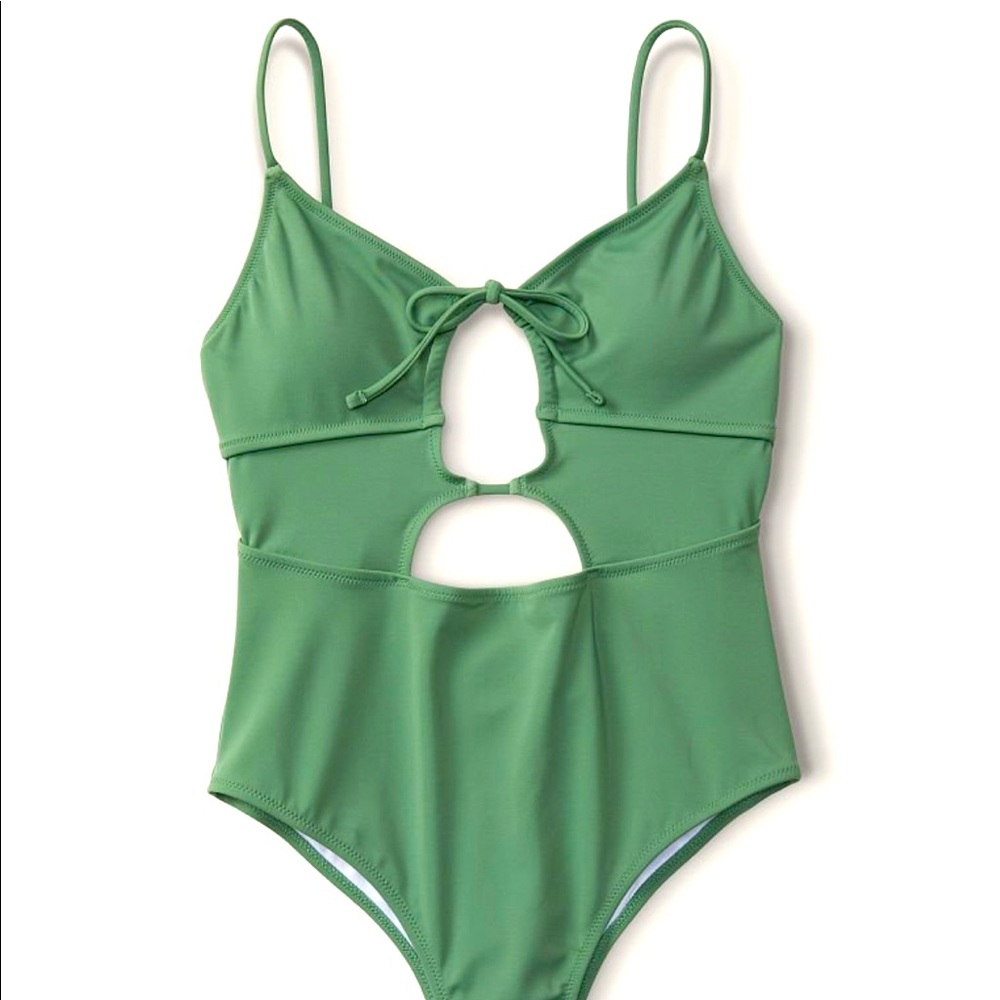 PINK
TRIANGLE CUTOUT ONE-PIECE SWIMSUIT - soft pine